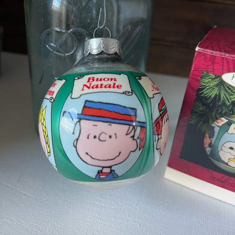 Vintage Hallmark Peanuts glass ornament 1993